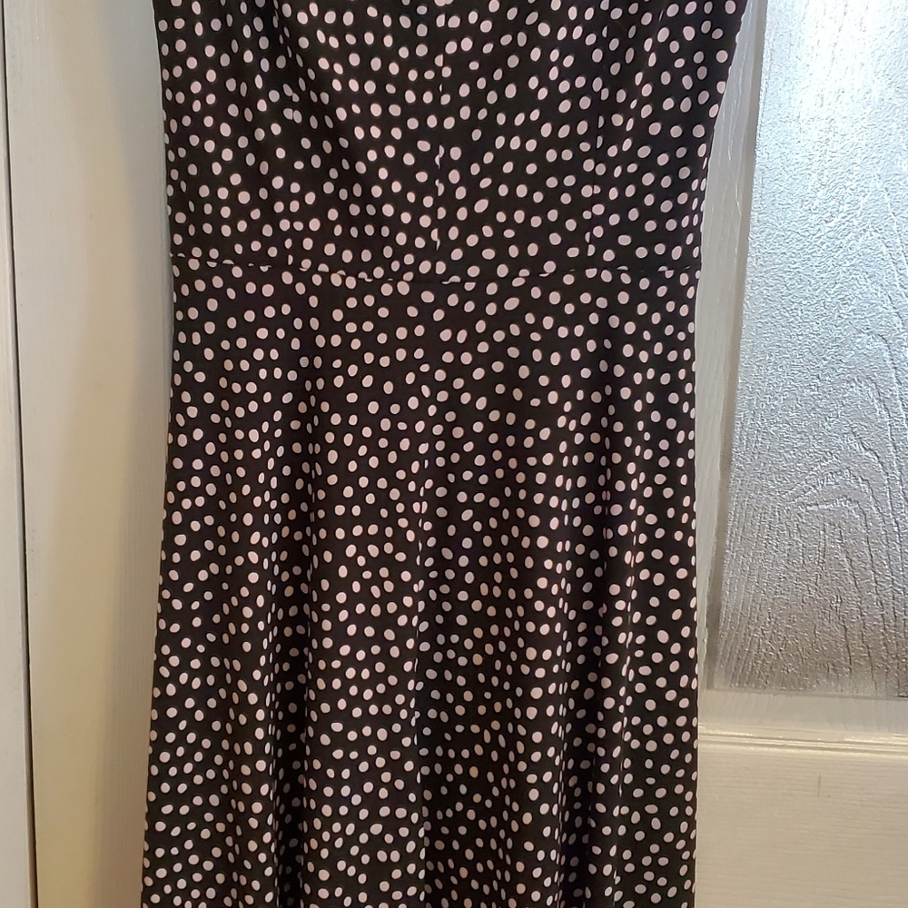 Polka Dotted Fit And FLARE DRESS. SIZE 6P - Picture 4 of 8